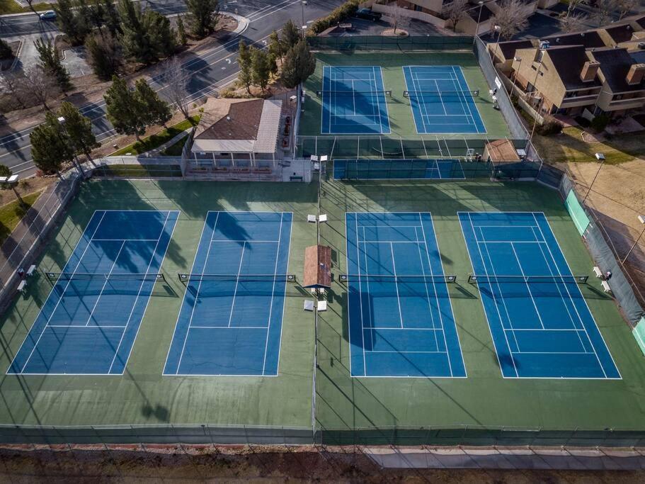Villa 17 - 4 Bedroom! Year Round Heated Pool & Hot Tub! Games! Golf! Tennis! Saint George Extérieur photo